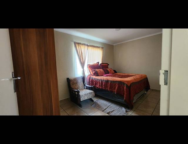 3 BEDROOM HOUSE FOR SALE IN WATERKLOOF HILL ESTATE